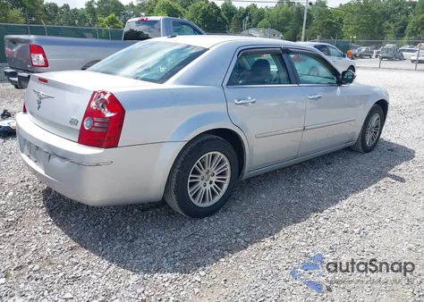 2010 Chrysler 300 Touring из США, поврежденный, VIN 2C3CA5CV2AH233300